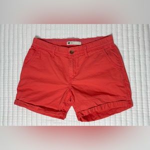 Levis mid rise shorts. Size 28